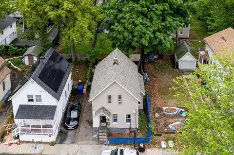 42 Queen St, Springfield, MA 01109 photo 2