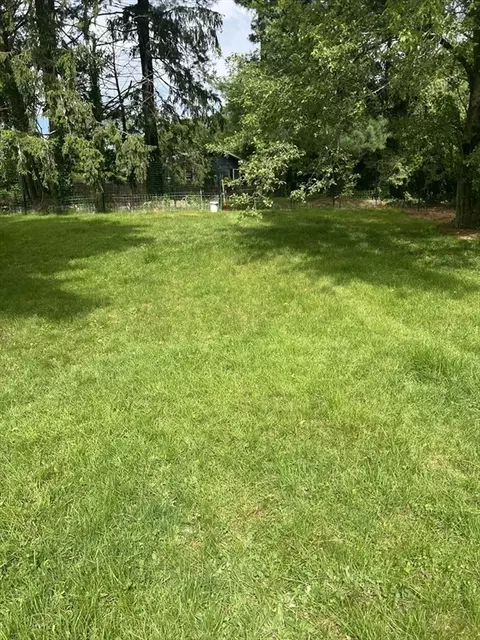 678 School St, Webster, MA 01570 photo 6