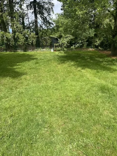 678 School St, Webster, MA 01570 photo 18