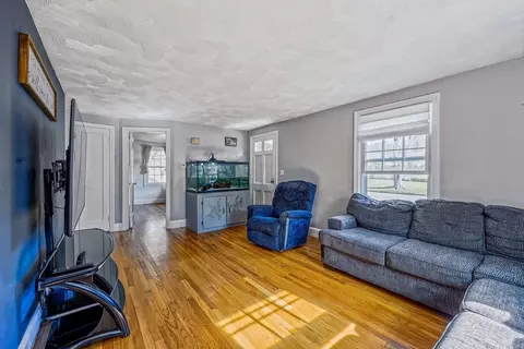 130 Roosevelt Ave, Chicopee, MA 01013 photo 11
