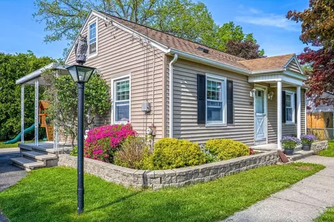 130 Roosevelt Ave, Chicopee, MA 01013 photo 5