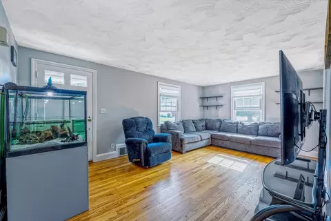130 Roosevelt Ave, Chicopee, MA 01013 photo 13