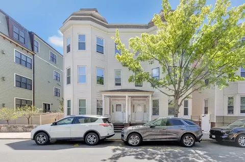 819 E 4th St, Boston, MA 02127