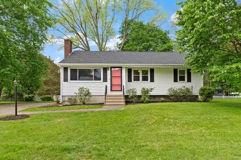 3 Burke St, Groveland, MA 01834