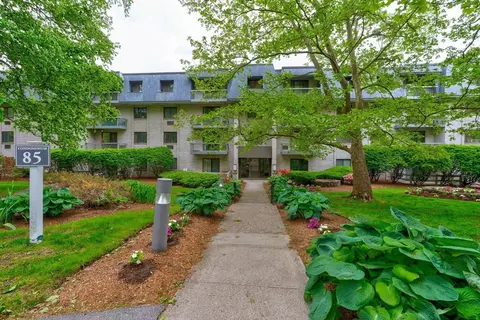 85 Commons #208, Shrewsbury, MA 01545