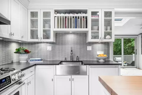 Kitchen - 42 Pickwick Rd, Marblehead, MA 01945 photo 2 of 4