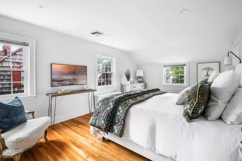 Bedroom - 42 Pickwick Rd, Marblehead, MA 01945 photo 1 of 5