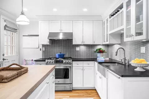 Kitchen - 42 Pickwick Rd, Marblehead, MA 01945 photo 4 of 4