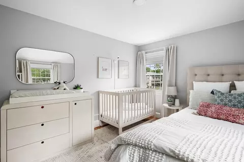 Bedroom - 42 Pickwick Rd, Marblehead, MA 01945 photo 5 of 5