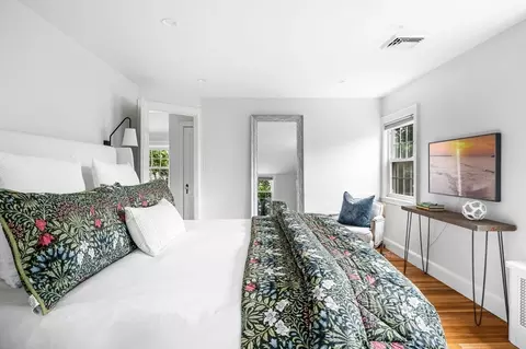 Bedroom - 42 Pickwick Rd, Marblehead, MA 01945 photo 2 of 5