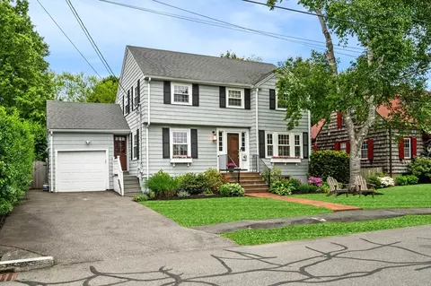Exterior - 42 Pickwick Rd, Marblehead, MA 01945 photo 2 of 8