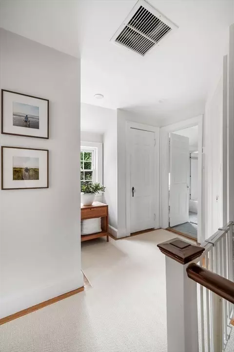 Entry Way - 42 Pickwick Rd, Marblehead, MA 01945 photo 4 of 4