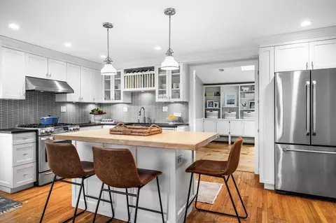 Kitchen - 42 Pickwick Rd, Marblehead, MA 01945 photo 1 of 4