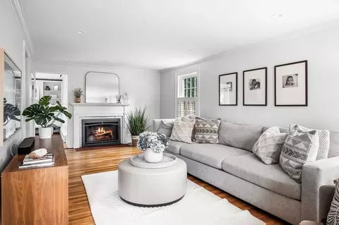 Living - 42 Pickwick Rd, Marblehead, MA 01945 photo 1 of 3