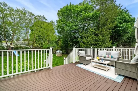 Exterior - 42 Pickwick Rd, Marblehead, MA 01945 photo 5 of 8