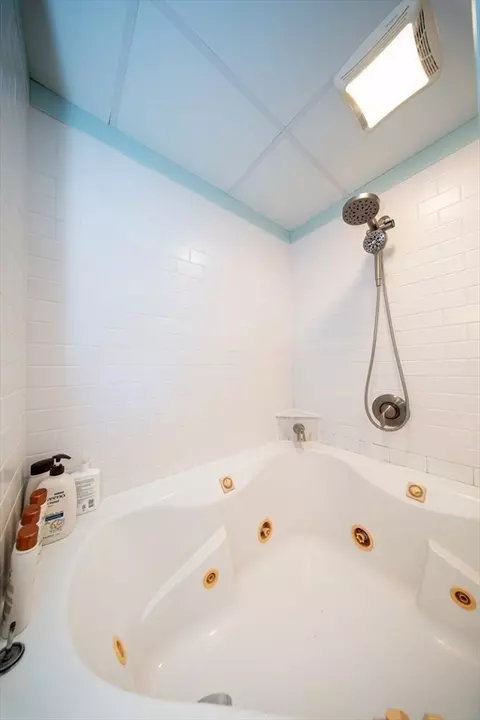 1286 Locust St, Fall River, MA 02723 photo 18