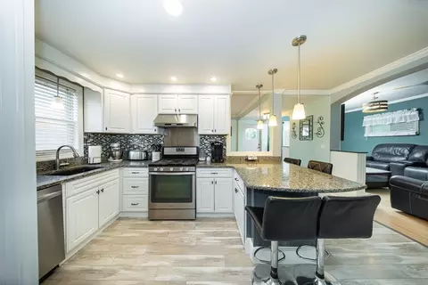 1286 Locust St, Fall River, MA 02723 photo 4