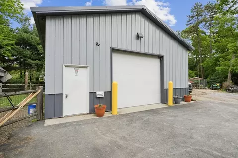 1 Fellowship Cir, Wareham, MA 02576 photo 3