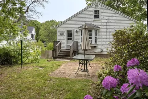 7 Cedar St, Hingham, MA 02043 photo 4
