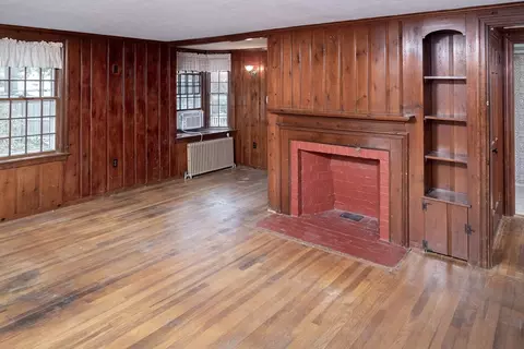 7 Cedar St, Hingham, MA 02043 photo 6