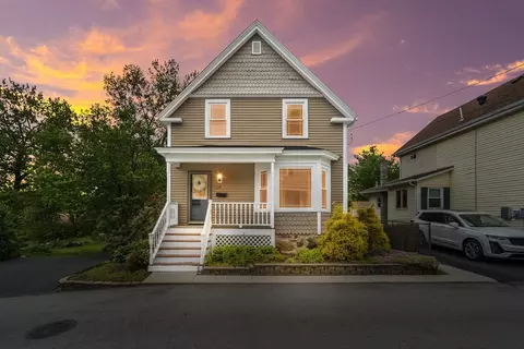 19 Brown Ct, Methuen, MA 01844