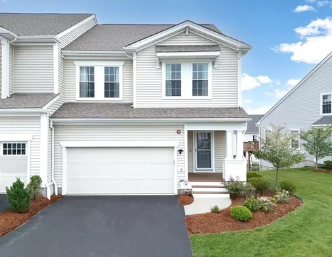 19 Locust Ln #19, Hopkinton, MA 01748