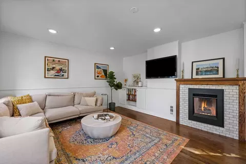 3 Short Street Pl, Boston, MA 02129