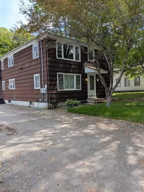9 New Boston Rd, Dudley, MA 01571