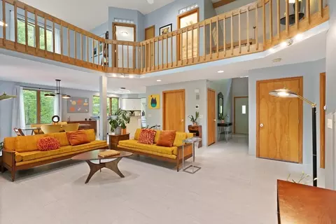 887 High Rock Rd, Fitchburg, MA 01420