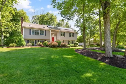53 Hollytree Rd, Stoughton, MA 02072