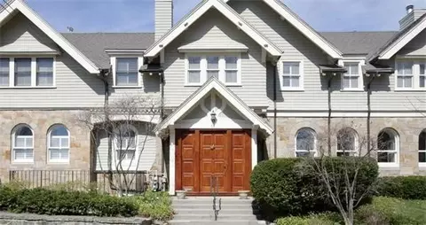 51 Rawson Rd #51, Brookline, MA 02445