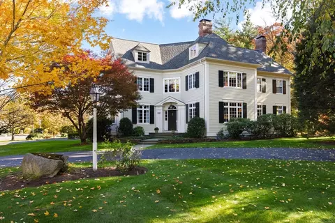 194 Grove St, Wellesley, MA 02482