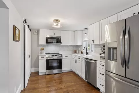 50 High St #15, Andover, MA 01810