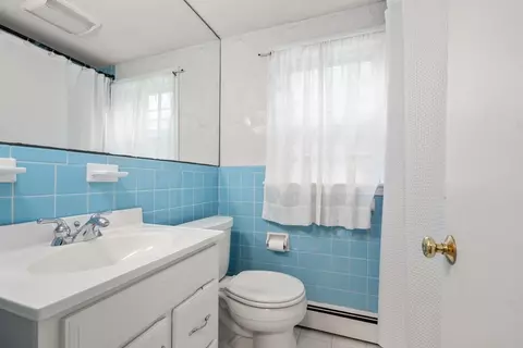 Bath - 69 Wright Rd, Concord, MA 01742 photo 2 of 2