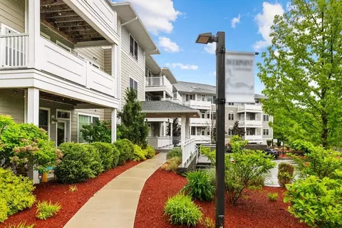 2 Inwood Dr #2001, Woburn, MA 01801