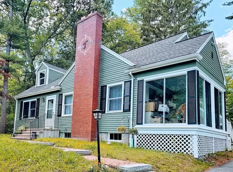121 Mill St, Hopedale, MA 01747