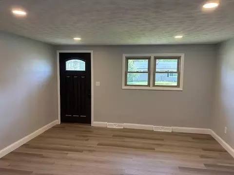 Living - 39 Alton Dr, Dudley, MA 01571 photo 1 of 2