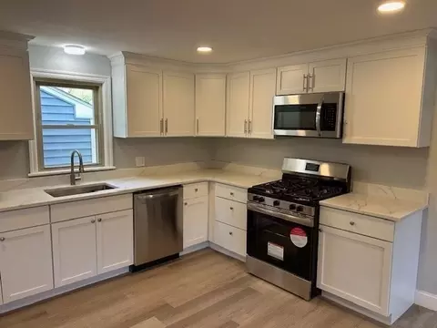 Kitchen - 39 Alton Dr, Dudley, MA 01571 photo 2 of 3