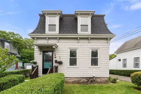 111 Pierce St, Hyde Park, MA 02136