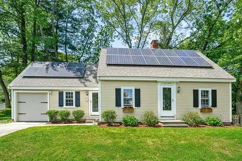 7 Hall Ave, Andover, MA 01810
