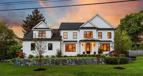 92 Cedar St, Lexington, MA 02421