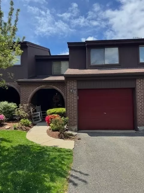 51 Tamarack Ln #51, Peabody, MA 01960