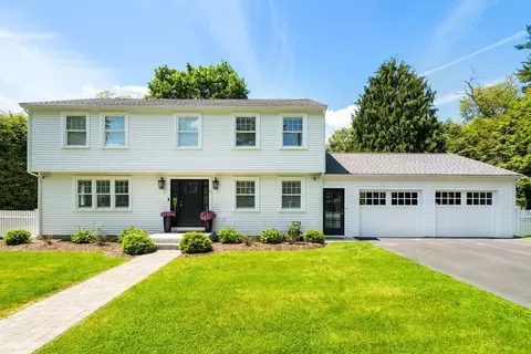 11 Brookmere Ave, Wellesley, MA 02482