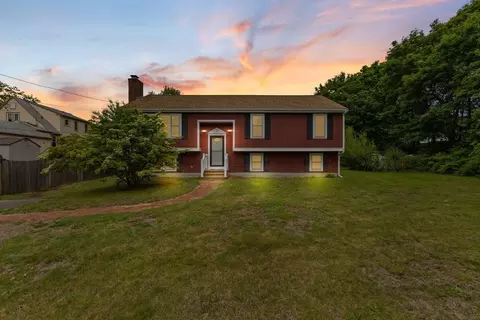 34 Edgeworth St, Weymouth, MA 02189