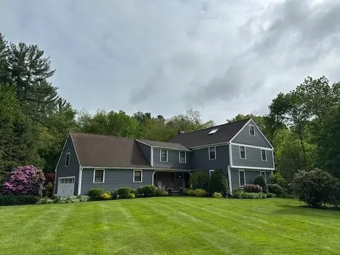 28 Regina Dr, Chelmsford, MA 01824