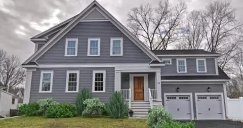 41 Pleasant St, Holliston, MA 01746