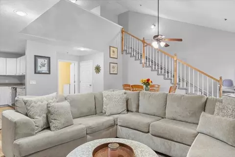 216 Reservoir St # 304, Holden, MA 01520