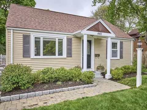 440 Forest St, Waltham, MA 02452
