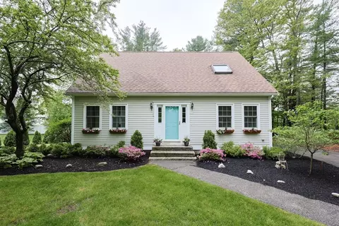 495 Creek St, Wrentham, MA 02093