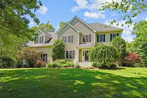 3 Foster Dr, Norton, MA 02766
